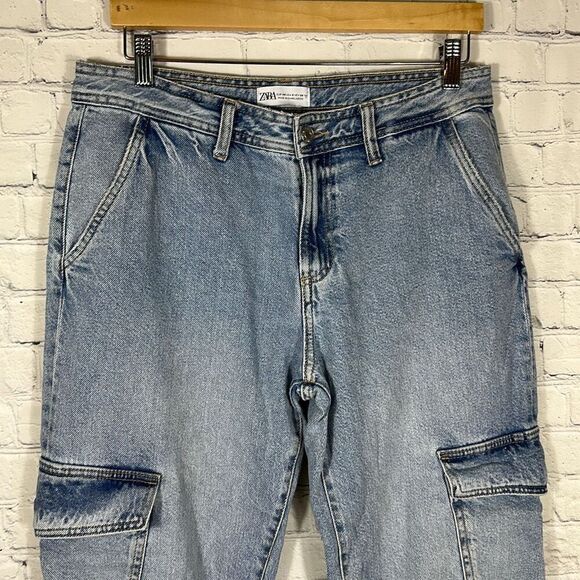 Zara Y2K Mid Rise Cargo Jeans Straight Leg size 8 Light Wash Unique Split Hem - Picture 2 of 9